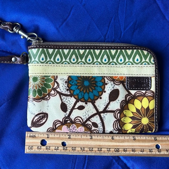Fossil Ladies Wristlet Wallet - Picture 2 of 4